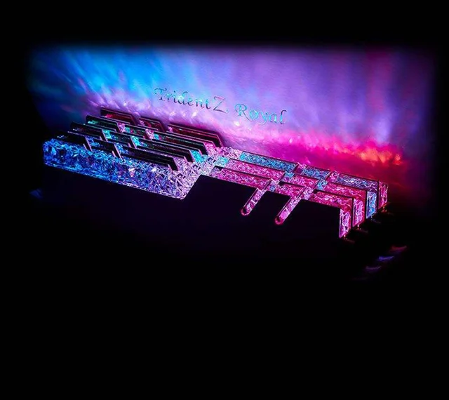 رم دسکتاپ DDR4 دو کاناله 3600 مگاهرتز CL16 جی اسکیل مدل Trident Z Royal ظرفیت 16 گیگابایت
