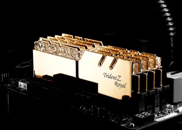 رم دسکتاپ DDR4 دو کاناله 3600 مگاهرتز CL18 جی اسکیل مدل Trident Z Royal GOLD ظرفیت 16 گیگابایت