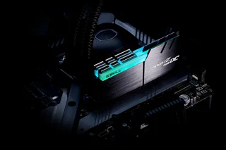 رم دسکتاپ DDR4 دو کاناله 2400 مگاهرتز CL15 جی اسکیل مدل TRIDENT Z RGB ظرفیت 16 گیگابایت