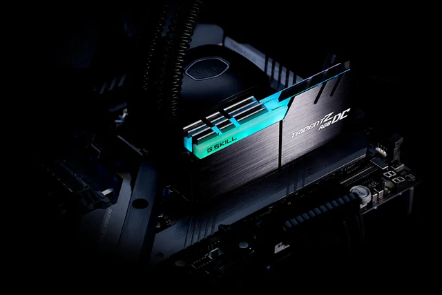 رم دسکتاپ DDR4 دو کاناله 2400 مگاهرتز CL15 جی اسکیل مدل TRIDENT Z RGB ظرفیت 16 گیگابایت