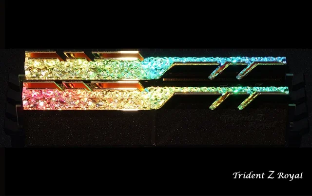 رم دسکتاپ DDR4 دو کاناله 3600 مگاهرتز CL18 جی اسکیل مدل Trident Z Royal GOLD ظرفیت 16 گیگابایت