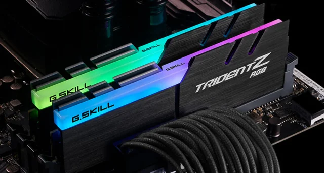 رم دسکتاپ DDR4 دو کاناله 2400 مگاهرتز CL15 جی اسکیل مدل TRIDENT Z RGB ظرفیت 16 گیگابایت