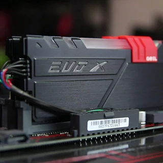 رم دسکتاپ DDR4 دو کاناله2400 مگاهرتز CL16 گیل مدل Evo X ظرفیت 16 گیگابایت