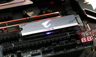 اس اس دی اینترنال گیگابایت مدل AORUS RGB M.2 NVMe ظرفیت 512 گیگابایت